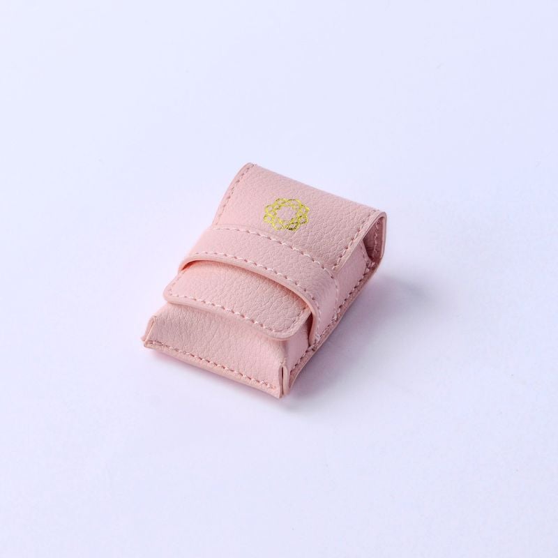 お守りケース 合皮製 ピンク_斜め_金剛堂